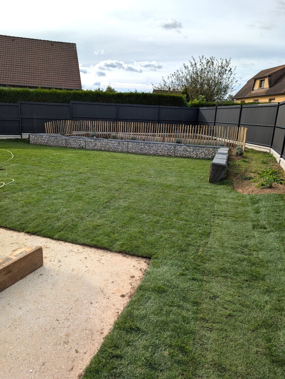 Service spécialisé dans l'installation de clôture équestre, conçue spécifiquement pour la sécurité des centres équestres et haras Yvetot 76190 en Seine Maritime