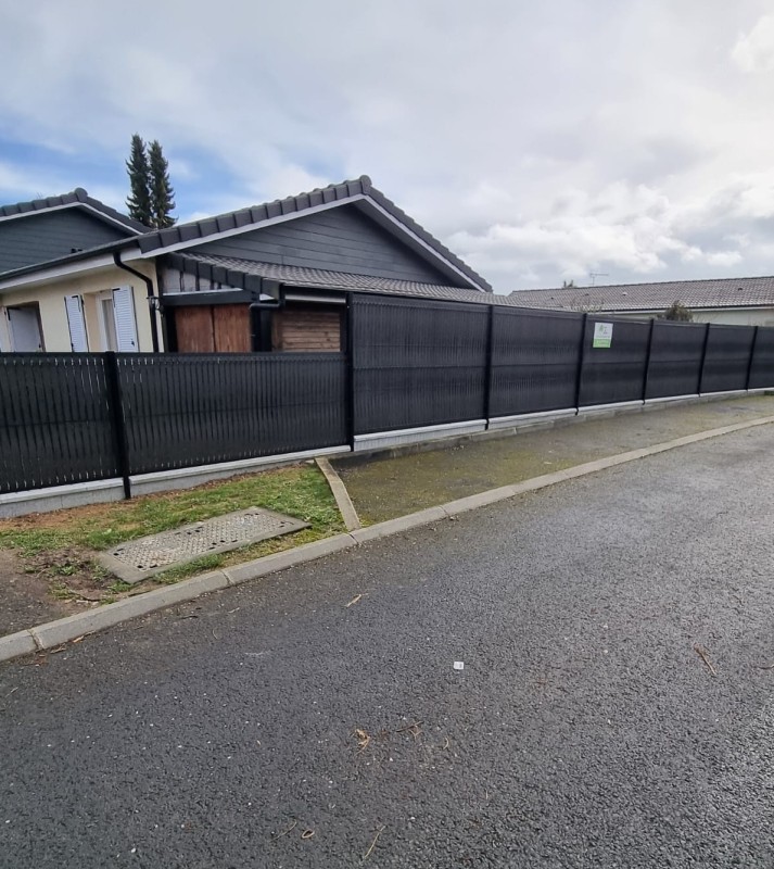 poseur de clôture sur la commune de Barentin 76