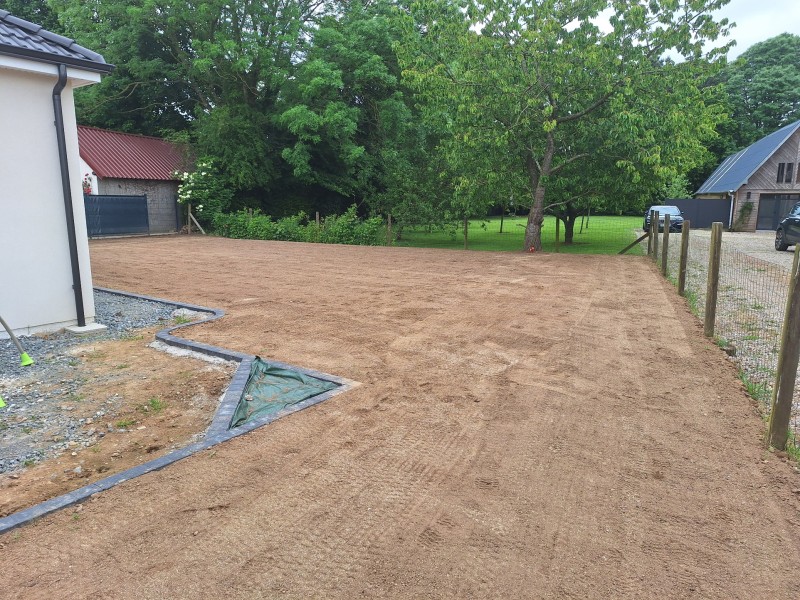Entreprise de jardinier paysagiste pour la création ou la rénovation de votre pelouse sur le secteur de Duclair 76
