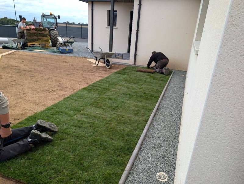 Paysagiste pour l'installation d'une pelouse à Yvetot 