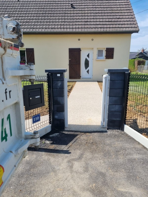 Entreprise du paysage pour la création d'allée en béton désactivé sur le secteur de Duclair 76