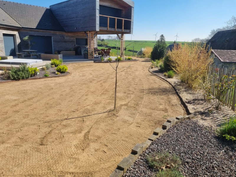 Où trouver une entreprise pour l'aménagement de mon jardin sur Yvetot 76