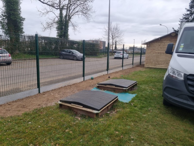 Création des clôtures en panneaux rigide dans une crèche à Yvetot