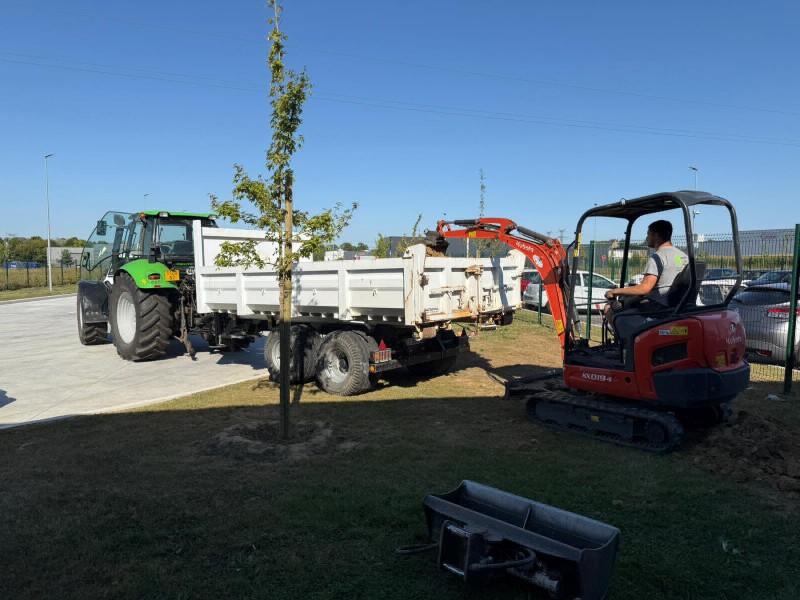 Chantier de terrassement pour l'aménagement d'une allée sur Yvetot 