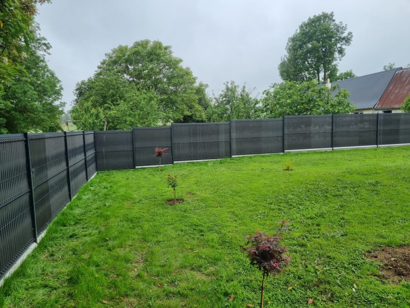 Entreprise pour la fourniture et la pose de clôture en panneaux rigide et occultant composite sur le secteur de Yerville 76