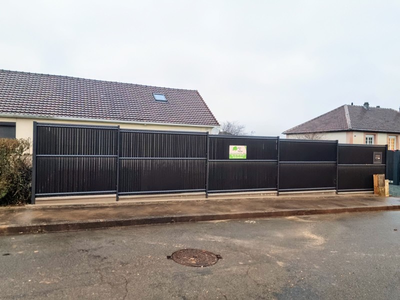 Travaux de pose de clôture avec occultant composite sur Pavilly 76