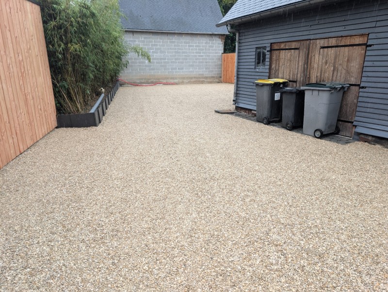 Paysagiste spécialisé pour l'aménagement des allées en gravelle et dalles alvéolées à Barentin 76