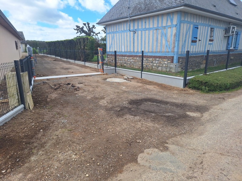 Entreprise pour la pose de clôture en panneaux rigide sur Pavilly 76