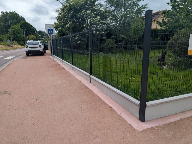 Réalisation des clôtures après arrachage de la haie secteur Yvetot