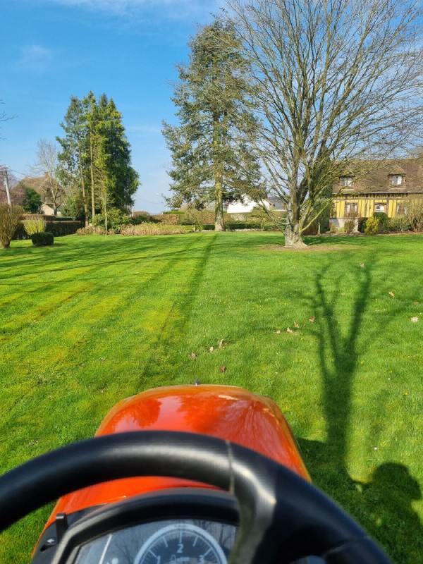 Entreprise paysagiste pour l'entretien annuel de votre jardin, avec déduction fiscale de 50 % sur le secteur de Barentin 76