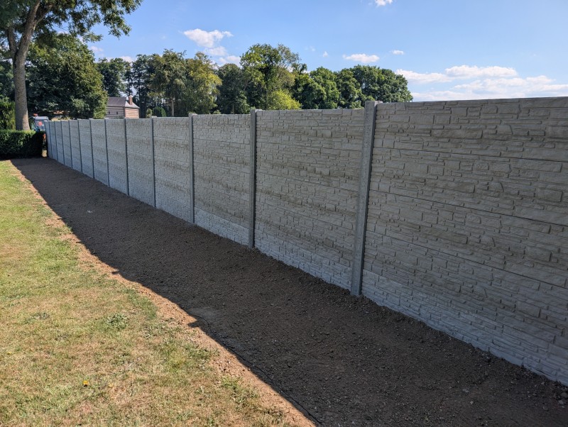 Entreprise spécialisée dans l'aménagement des clôtures en béton décoratif à Yvetot et ses alentours 